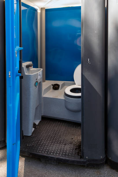 Best Portable bathroom rental  in Utica, IN